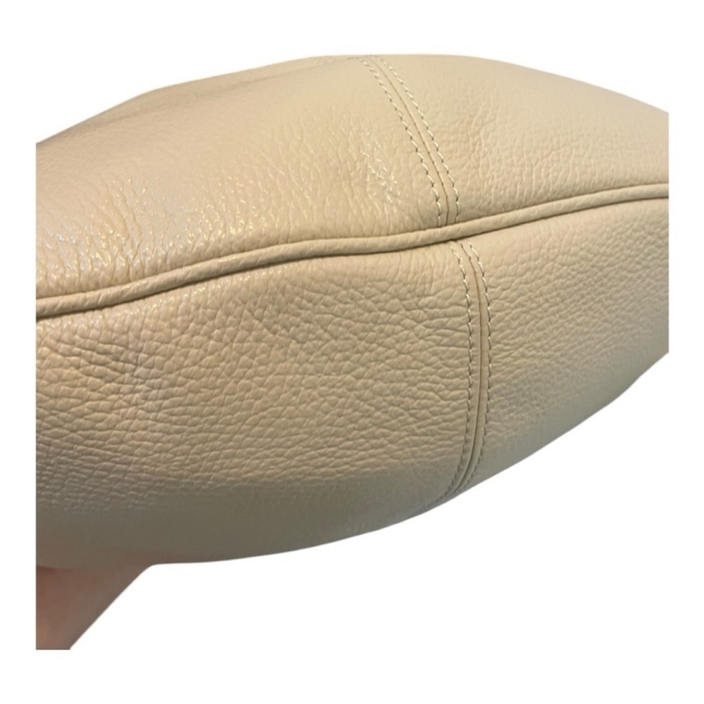 Crescent Shoulder Bag. Leather. White/Stone/Chalk - Picture 3 of 6